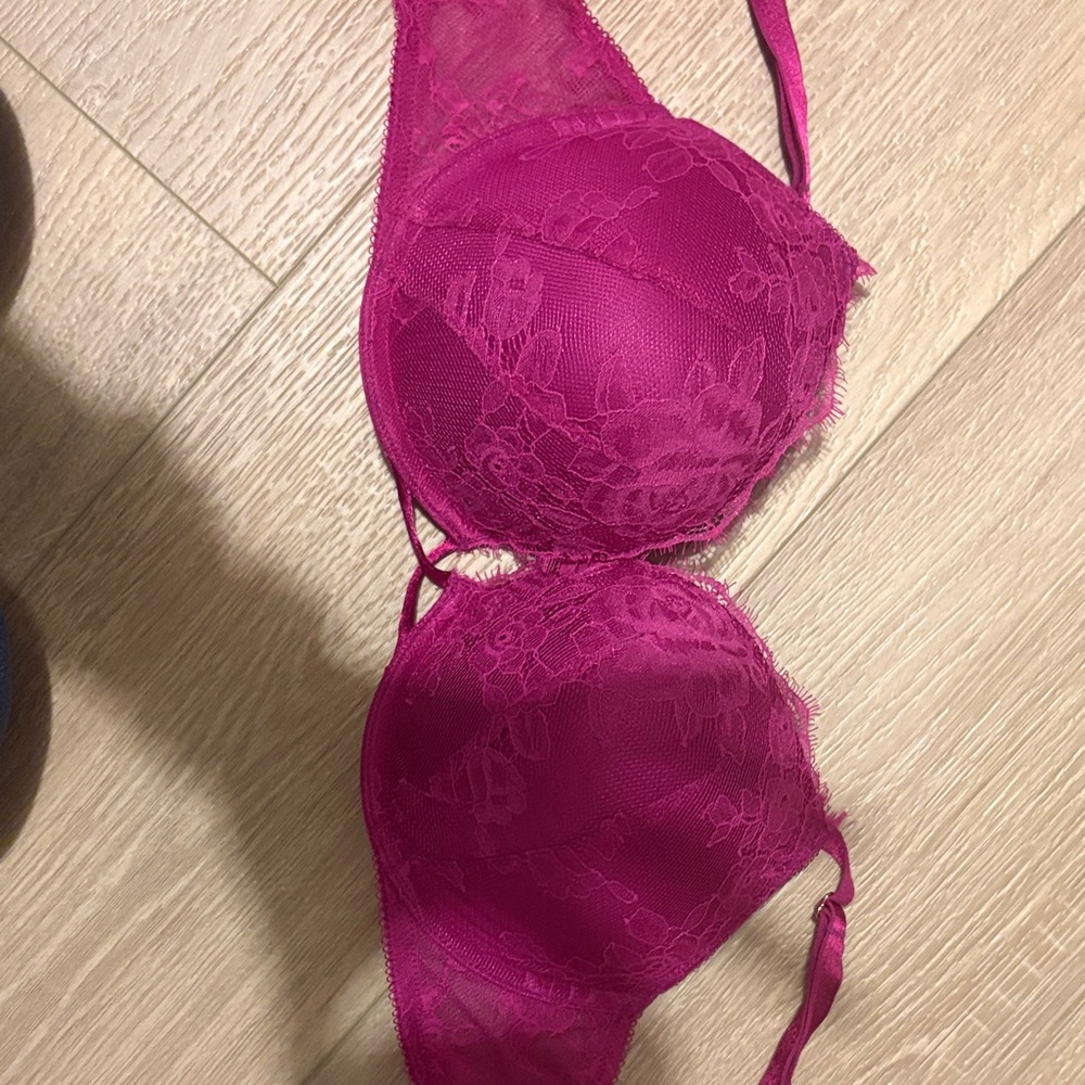 Victoria's Secret Lace Bra in Vibrant Pink